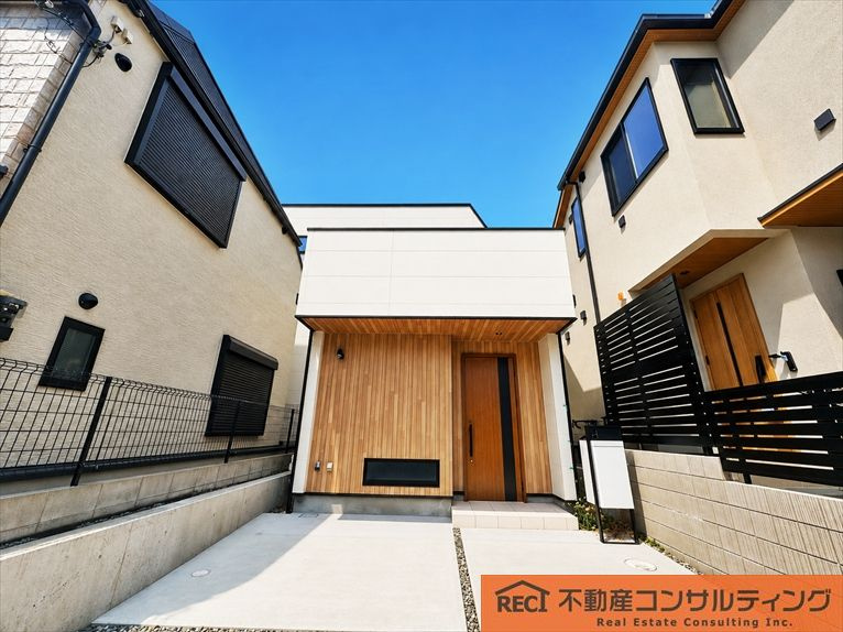 神戸市灘区篠原本町1丁目　C号地　新築戸建の外観|六甲小学校徒歩7分でお子様の通学も安心♪