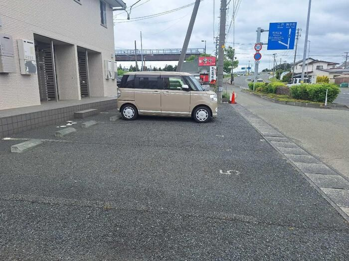 ガイアの駐車場