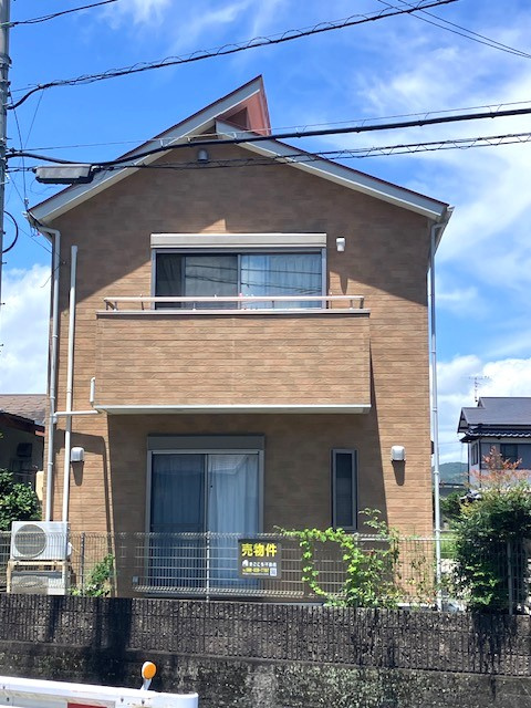 「ひろびろ17帖リビング＆駐車場2台」土佐市中島　中古一戸建ての外観|閑静な住宅街に佇む、ファミリーに嬉しい3LDKの一戸建てです☆