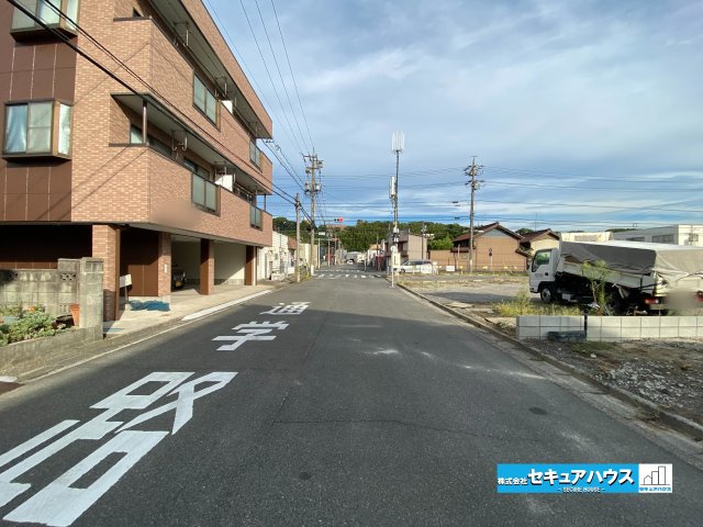 【同施工物件ご案内可能】東海市東海町　全2棟の前面道路含む現地写真|事前予約にて現地ご見学いただけます！お気軽にお問い合わせください♪
■株式会社　セキュアハウス■
住宅ローンに強く、知識、経験豊富なスタッフ在籍
お客様に寄り添い、ご成約後もサポート致します