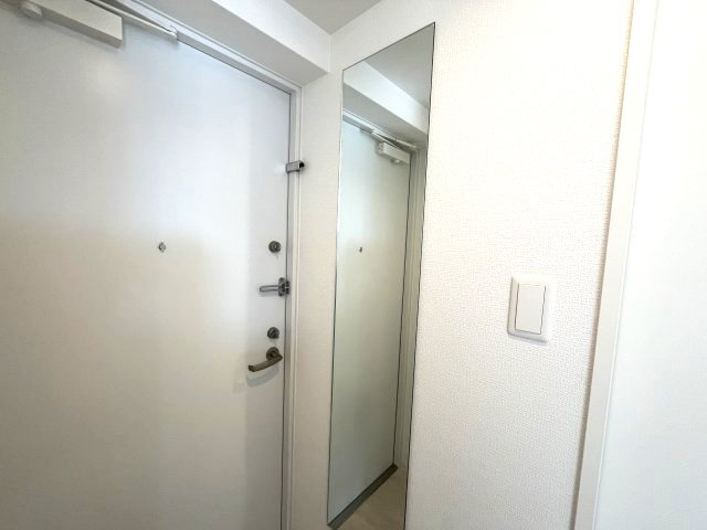 セレニテ東三国ミラクの玄関