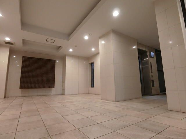 ラクラス田町のロビー