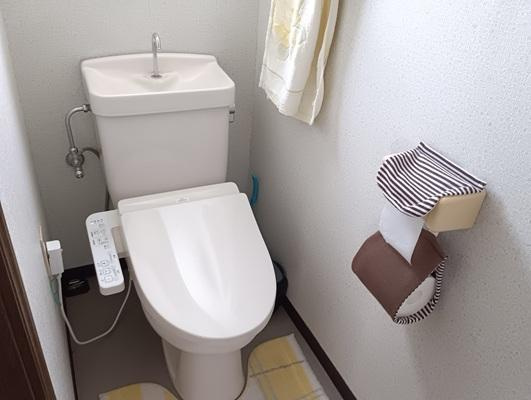 高知市万々　中古戸建てのトイレ