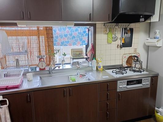 高知市万々　中古戸建てのキッチン