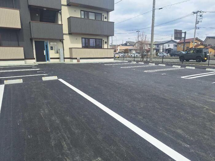 D-ROOM盛岡本宮　A棟の駐車場