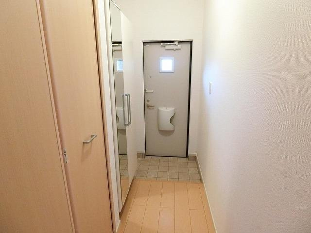 ピースクローバーⅠの玄関