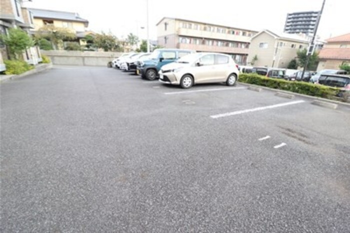 ベルウッドの駐車場