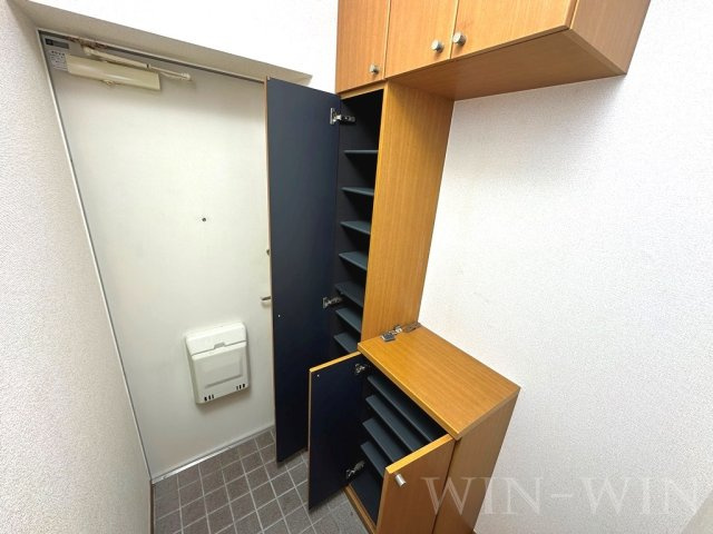 サンライズ忠興の玄関