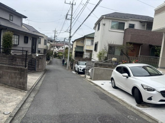 【前面道路含む現地写真】 | 白百合１丁目　ー新築一戸建てー | 前面道路