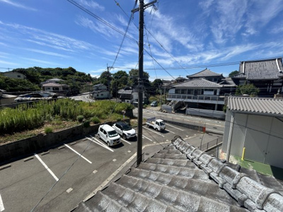 【展望】 | 七浦町貸家 | 2階洋室から北側を望む。駐車場は北側の方の所有ですのでご注意