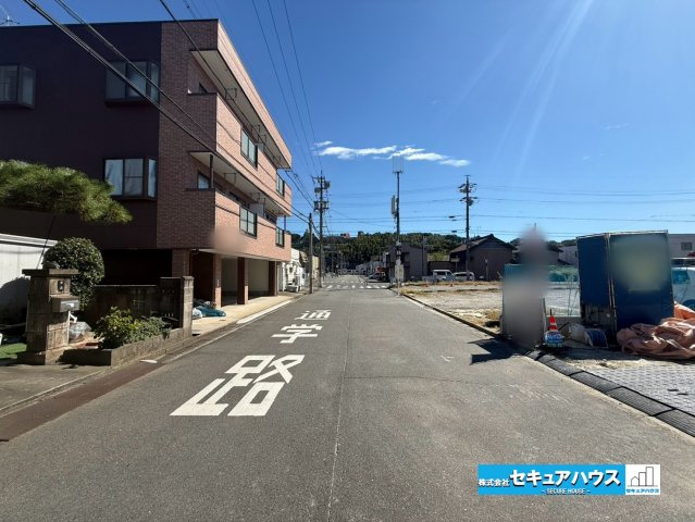 【同施工物件ご案内可能】東海市東海町　全2棟の前面道路含む現地写真|事前予約にて現地ご見学いただけます！お気軽にお問い合わせください♪
■株式会社　セキュアハウス■
住宅ローンに強く、知識、経験豊富なスタッフ在籍
お客様に寄り添い、ご成約後もサポート致します