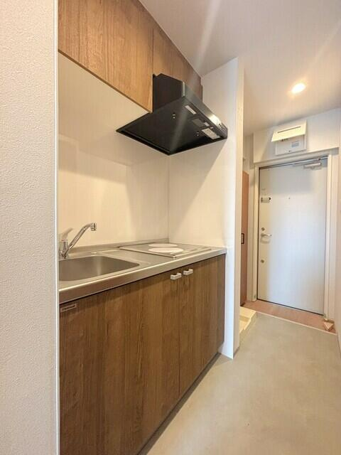 古淵Ｓｌｉｔのキッチン|コンパクトかつ広々とした収納…