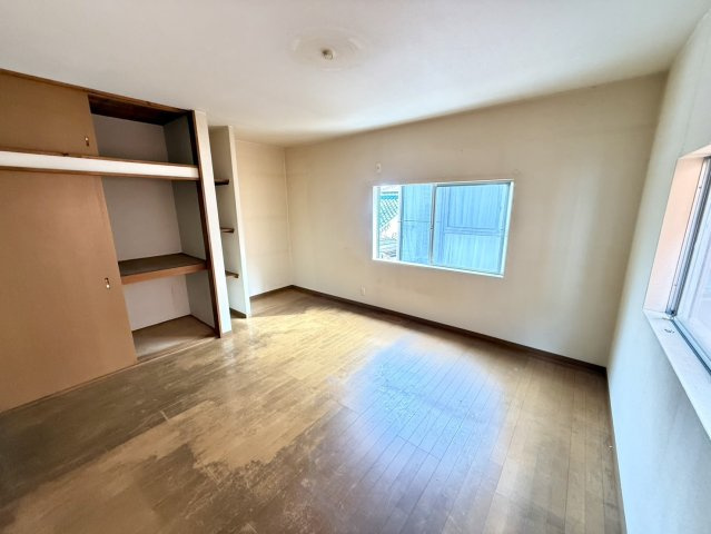 泉佐野市下瓦屋5丁目　中古戸建の洋室