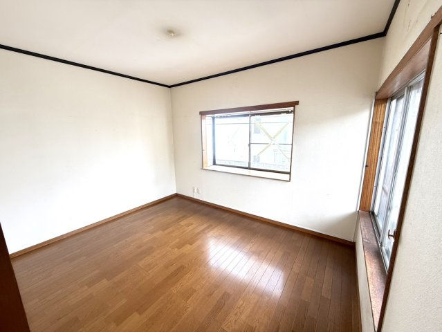 泉佐野市下瓦屋5丁目　中古戸建の洋室
