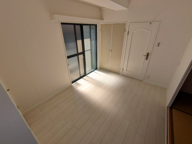 【寝室】 | フェイバリー甲東園2