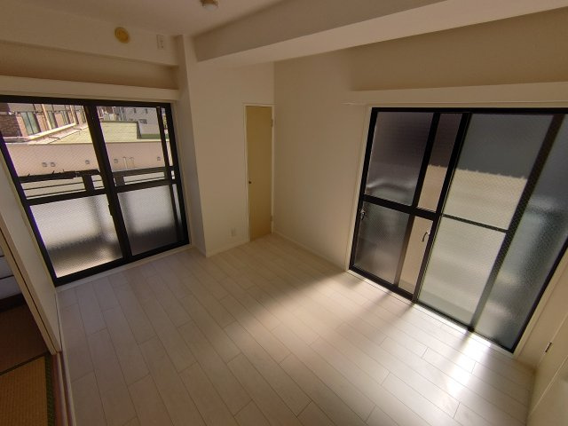 【寝室】 | フェイバリー甲東園2
