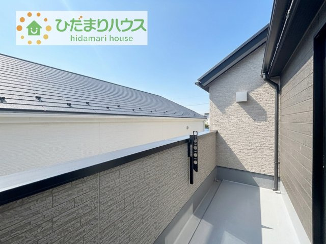 【バルコニー】 | 守谷市松ケ丘5丁目01期　新築戸建　1号棟 | 広々としたバルコニー。お洗濯物もぜーんぶ干せちゃいます！！