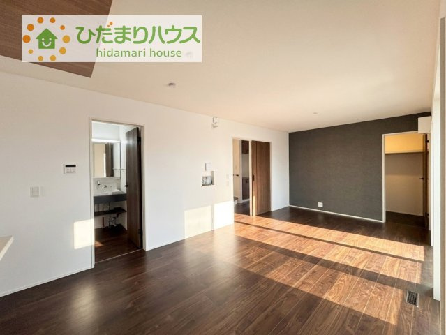 【居間・リビング】 | 守谷市松ケ丘5丁目01期　新築戸建　1号棟 | お子様が元気に遊べる広々としたリビングです！