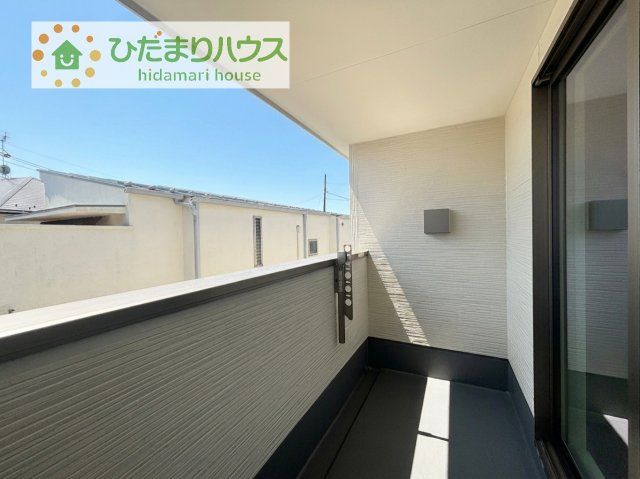 【バルコニー】 | 守谷市松ケ丘5丁目01期　新築戸建　2号棟 | 広々としたバルコニー。お洗濯物もぜーんぶ干せちゃいます！！