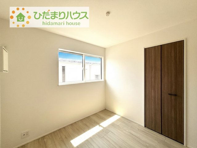 【洋室】 | 守谷市松ケ丘5丁目01期　新築戸建　2号棟 | 木の温もりがやさしいフローリング♪