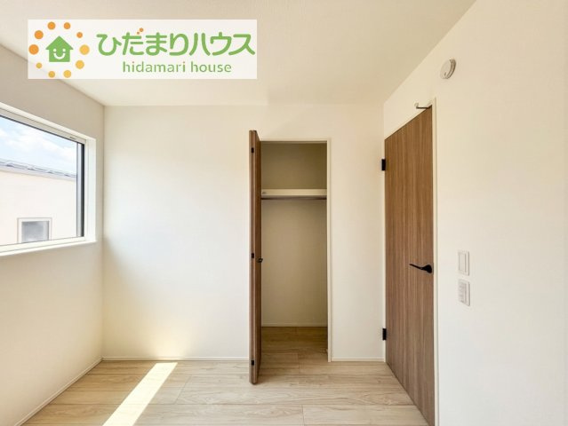 【収納】 | 守谷市松ケ丘5丁目01期　新築戸建　2号棟 | ハンガーパイプ付でお洋服の出し入れもラクラクです！