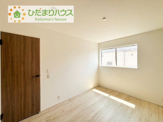 【洋室】 | 守谷市松ケ丘5丁目01期　新築戸建　2号棟 | 夏場に心地良いひんやり感はフローリングならでは☆彡