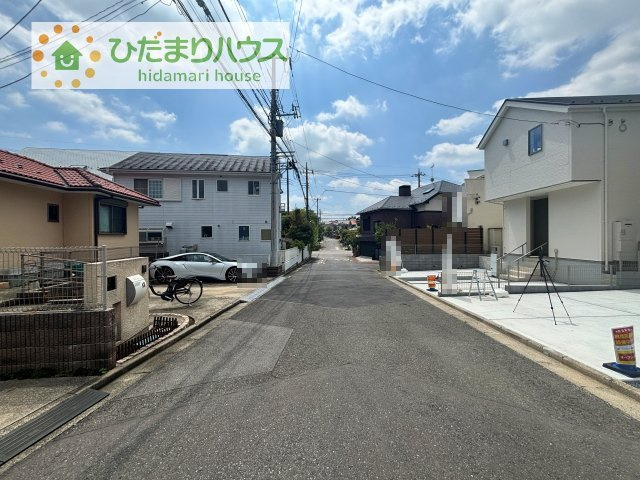 【前面道路含む現地写真】 | 守谷市松ケ丘5丁目01期　新築戸建　2号棟 | 是非一度、ご家族そろってご内覧ください♪