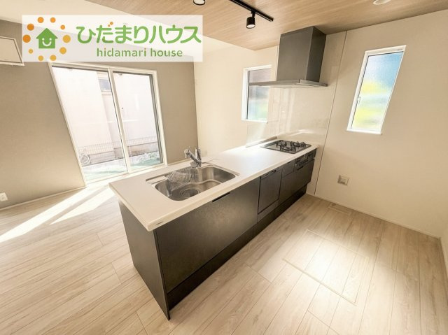【キッチン】 | 守谷市松ケ丘5丁目01期　新築戸建　2号棟 | 料理をしながらでも、ご家族との会話を楽しめる対面式キッチン♪