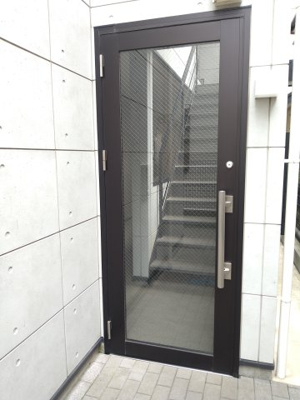【エントランス】 | サラブレッド本館