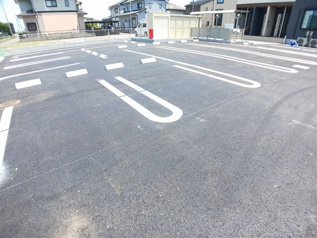 プリエール　２５の駐車場
