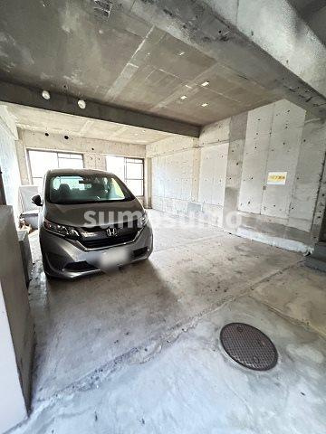 リヴィエール尾浜の駐車場