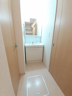 【洗面所】 | アストラルⅢＢ | 忙しい朝には欠かせない洗面所です