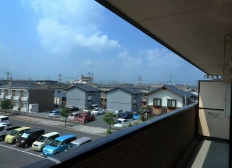 岡山市南区西市の賃貸マンションのバルコニー