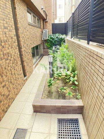プレサンス城北公園アクアージュのエントランス