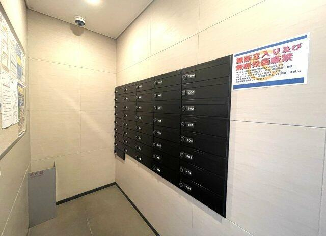 岡山市北区西古松西町の中古マンションのその他共用部分|・集合ポスト エントランス入…