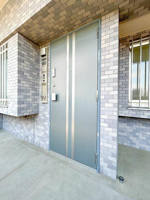 岡山市北区中山下２丁目の中古マンションのその他|【玄関】玄関ドアの様子です。