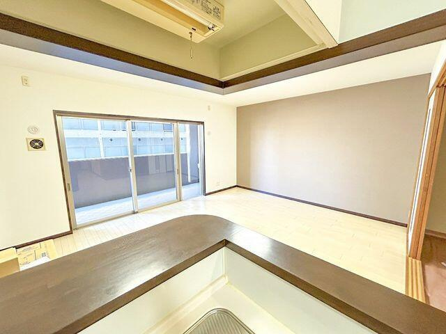 岡山市北区中山下２丁目の中古マンションの和室|【リフォーム中】リビング別角…