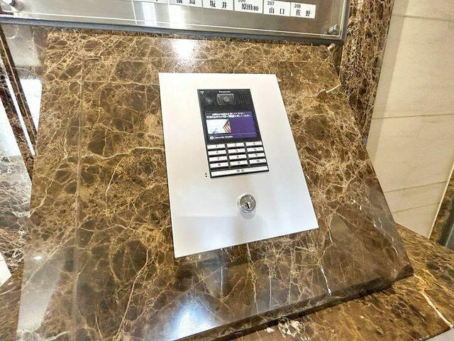岡山市北区中山下２丁目の中古マンションの防犯設備|【設備】オートロック付きのマ…