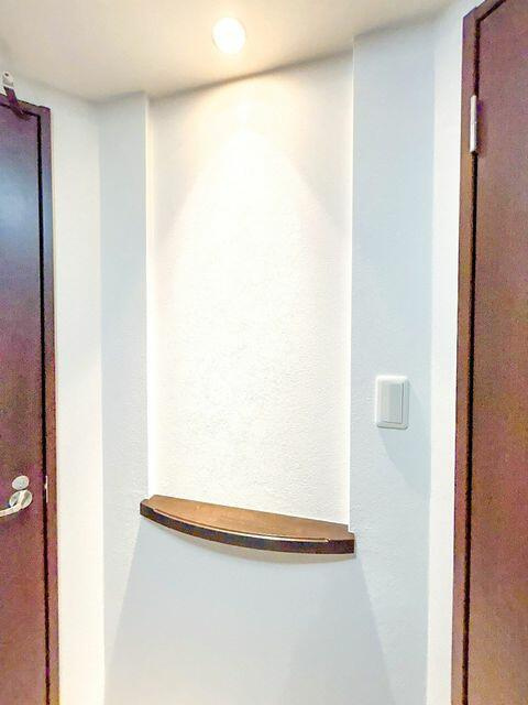 岡山市北区中山下２丁目の中古マンションの収納|【玄関】玄関にはニッチがつい…