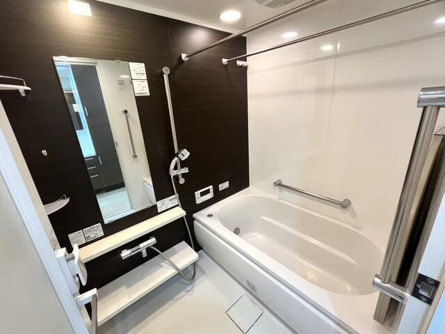 岡山市北区中山下１丁目の中古マンションの浴室