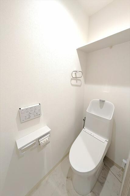 岡山市北区清輝橋２丁目の中古マンションのトイレ