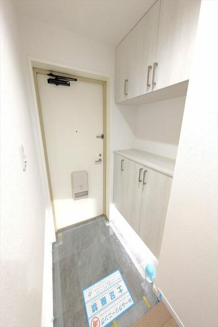 岡山市北区清輝橋２丁目の中古マンションの玄関