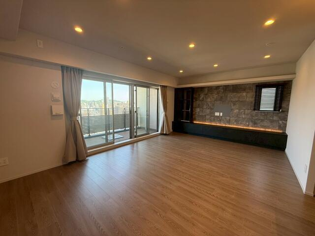 岡山市北区幸町の中古マンションの居間・リビング