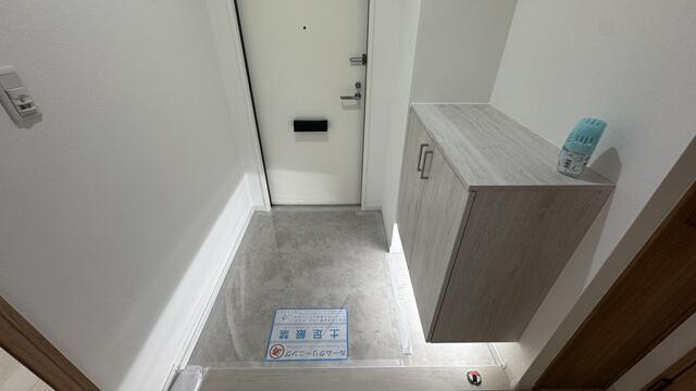 岡山市北区国体町の中古マンションの玄関