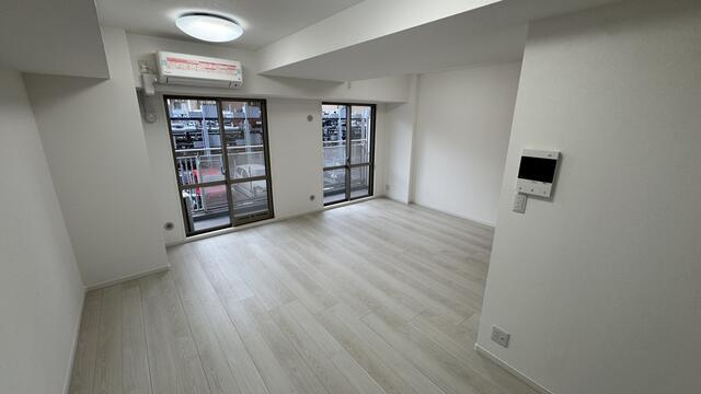岡山市北区国体町の中古マンションの居間・リビング