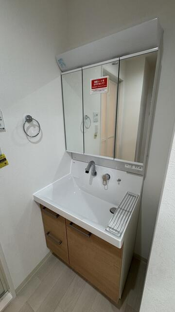 岡山市北区国体町の中古マンションの独立洗面台