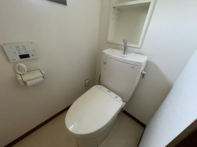 岡山市北区京山２丁目の中古マンションのトイレ