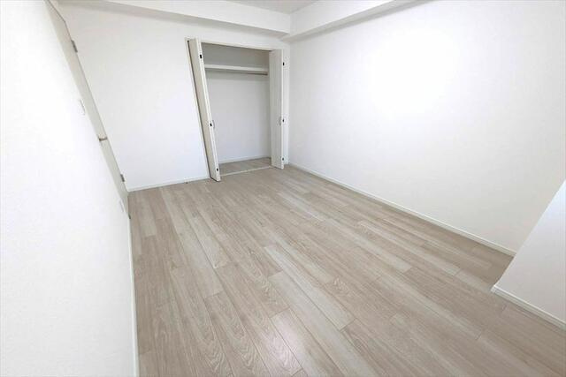 岡山市北区神田町２丁目の中古マンションの洋室