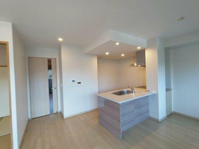 岡山市北区学南町１丁目の中古マンションの居間・リビング