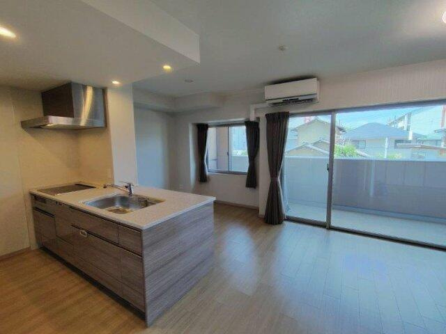 岡山市北区学南町１丁目の中古マンションの居間・リビング